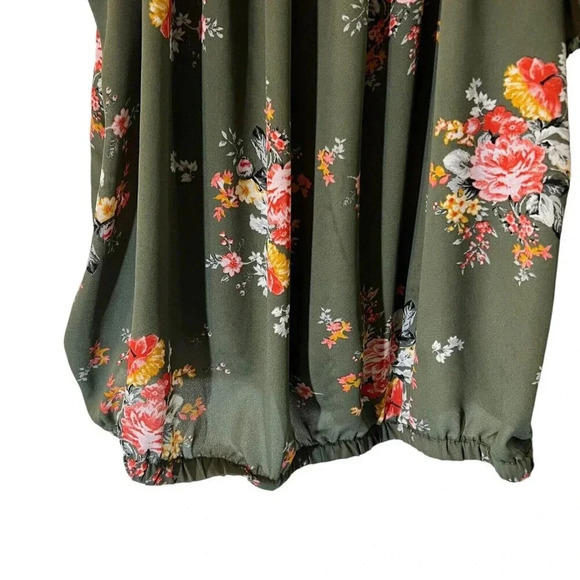 Torrid Olive Green Blouse Size 3 Crochet Neckline Floral Pattern Cold Shoulder - Picture 4 of 8